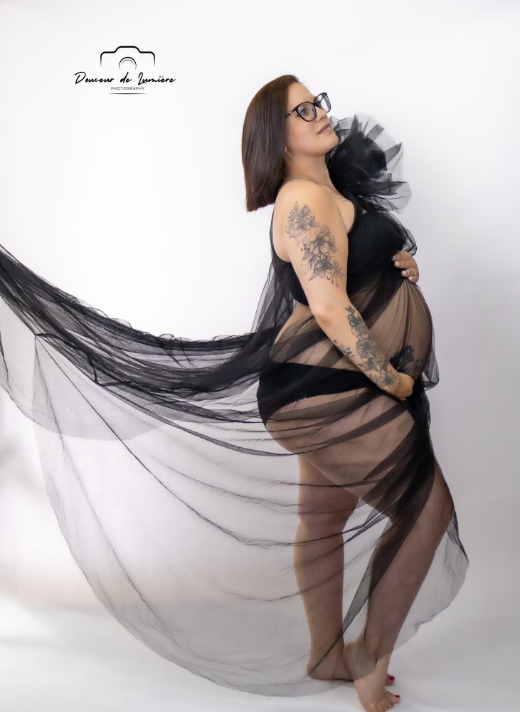 Grossesse intérieur, séance photo Douceur de Lumière